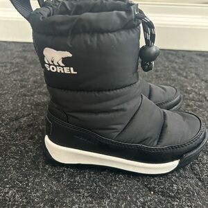 Kids Sorel Black and White Snow Boots, size 9 but fits like size 8